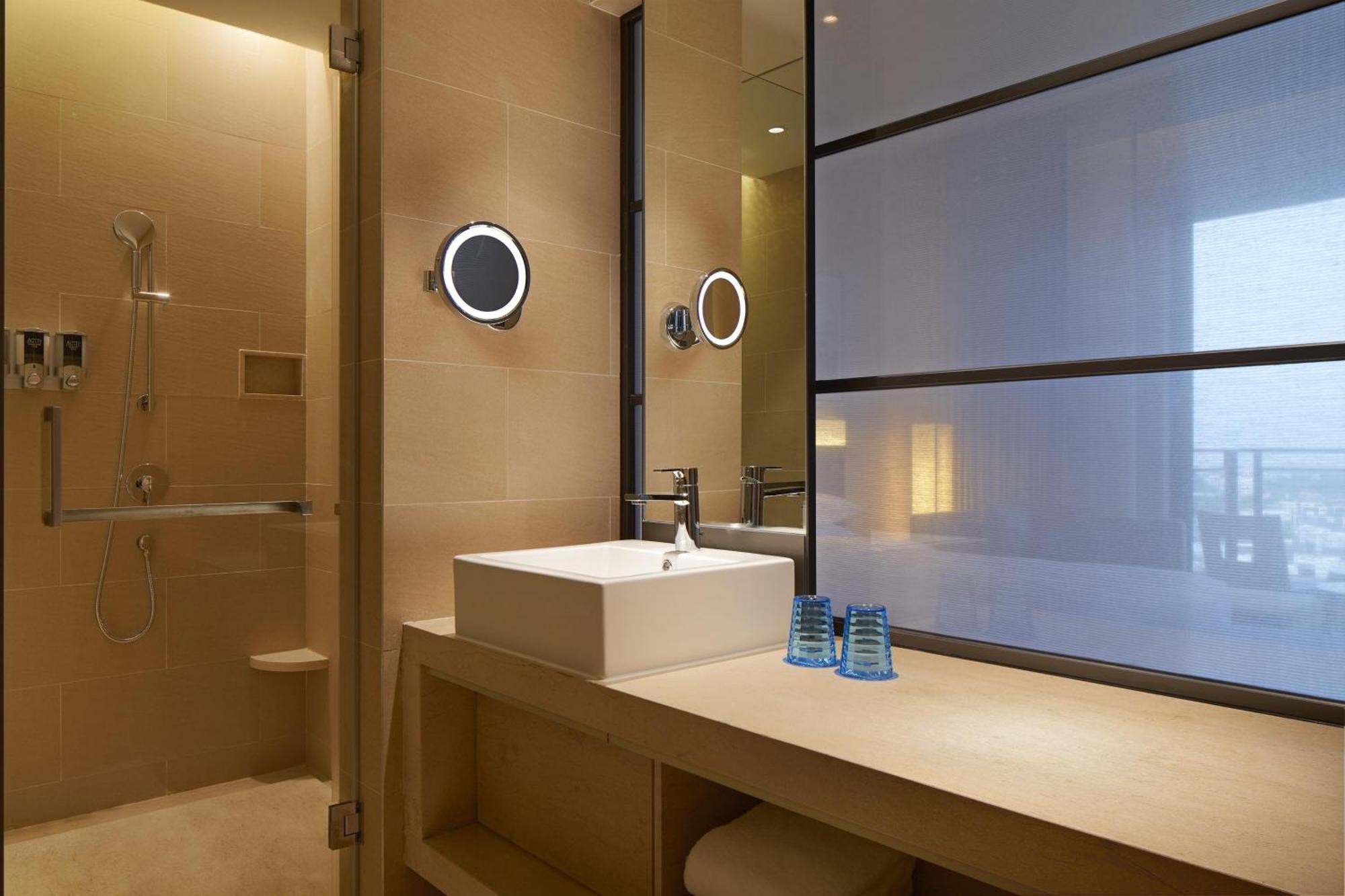 โฟร์ พอยต์ บาย เชอราตัน กวางตุ้ง เหอซาน Hotel Heshan  ภายนอก รูปภาพ
