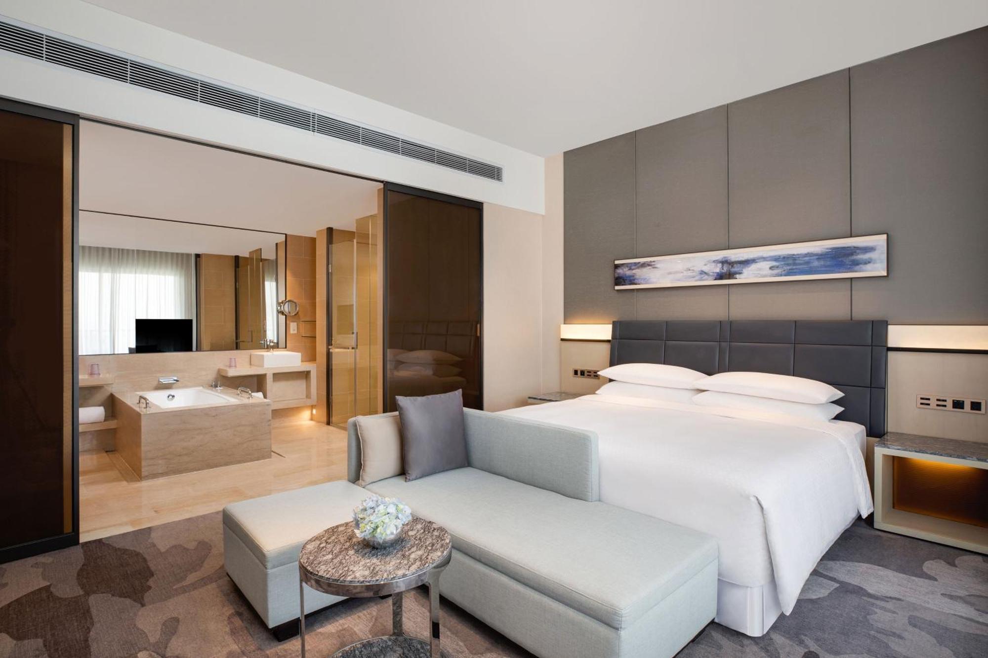 โฟร์ พอยต์ บาย เชอราตัน กวางตุ้ง เหอซาน Hotel Heshan  ภายนอก รูปภาพ