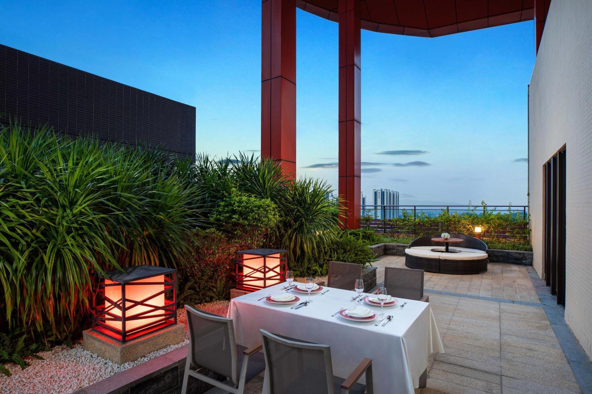 โฟร์ พอยต์ บาย เชอราตัน กวางตุ้ง เหอซาน Hotel Heshan  ภายนอก รูปภาพ